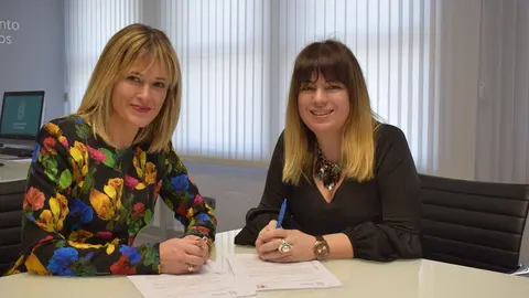 Ver&oacute;nica Samperio y Silvia Abascal