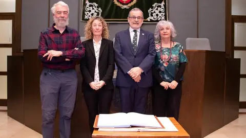 Nota Uc Mar&iacute;a Amor Hurl&eacute; Y Juan Carlos Garc&iacute;a Codr&oacute;n Toman Posesi&oacute;n Como Nuevos Directores De Departamento De La Uc
