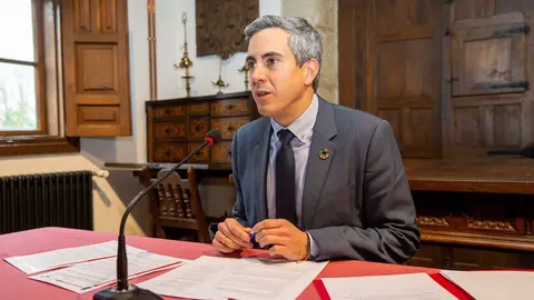El vicepresidente del Gobierno, Pablo Zuloaga, en rueda de prensa. Archivo