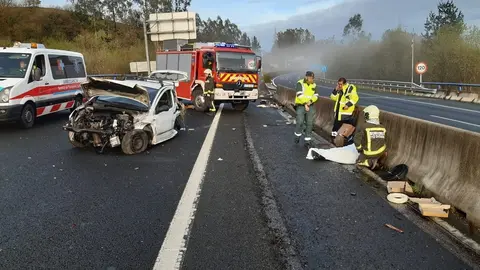 colisión coche autobús A8
