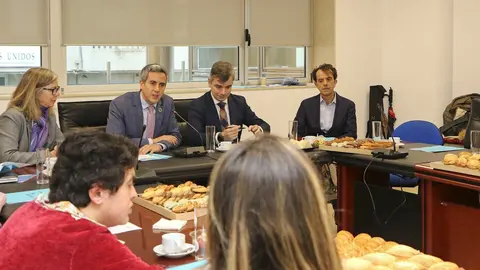 El vicepresidente de Cantabria, Pablo Zuloaga, en la reuni&oacute;n del proyecto europeo 'F&eacute;mina'