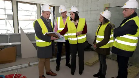 La alcaldesa visita el edificio de La Paz