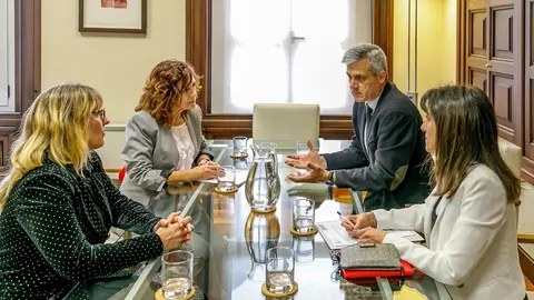 La consejera de Empleo, Ana Bel&eacute;n &Aacute;lvarez, con el sectterio de Estado de Vivienda, David Lucas