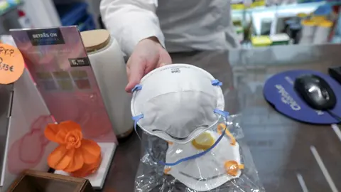 Mascarillas a la venta en una farmacia en Madrid (Espa&ntilde;a) a 2 de marzo de 2020.