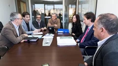 Reuni&oacute;n Gobierno de Cantabria, CHGC y alcaldes del Saja