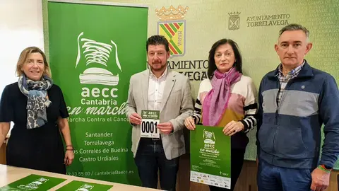 Presentaci&oacute;n de la Marcha contra el C&aacute;ncer de Torrelavega