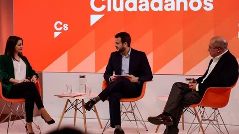 Los candidatos a la Presidencia de Ciudadanos, In&eacute;s Arrimadas y Francisco Igea, en un debate previo a las primarias.