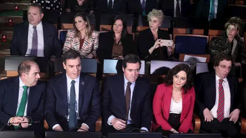 El presidente de ATA, Lorenzo Amor, el presidente del Gobierno, Pedro S&aacute;nchez, el presidente de la CEOE, Antonio Garamendi, la presidenta de la Comunidad de Madrid, Isabel D&iacute;az Ayuso, y el alcalde de Madrid, Jos&eacute; Luis Mart&iacute;nez-Almeida.