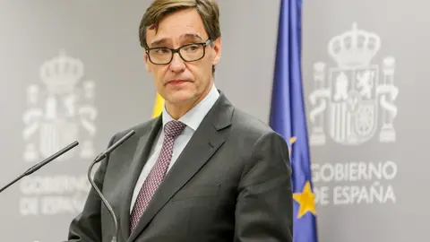 El ministro de Sanidad, Salvador Illa, durante una rueda de prensa para informar sobre las medidas para evitar nuevos contagios de coronavirus tras una reuni&oacute;n entre el Ministerio de Sanidad y las comunidades aut&oacute;nomas. 9 de marzo de 2020.