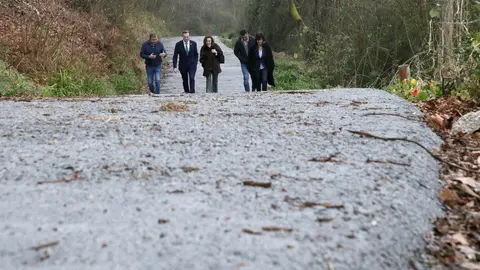 El consejero de Desarrollo Rural visita las actuaciones en caminos rurales en Vald&aacute;liga