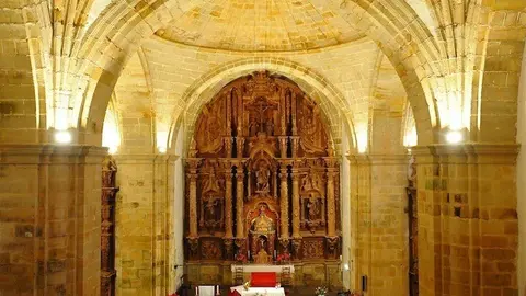 Interior de una iglesia 
