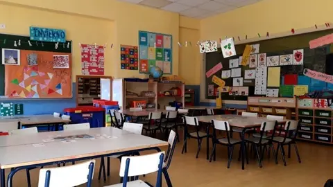 Imagen de archivo de un aula.