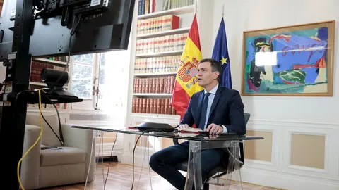 El presidente del Gobierno, Pedro S&aacute;nchez, preside por videoconferencia la reuni&oacute;n interministerial para el seguimiento de medidas por el coronavirus, en la Moncloa, en Madrid (Espa&ntilde;a), a 13 de marzo de 2020.