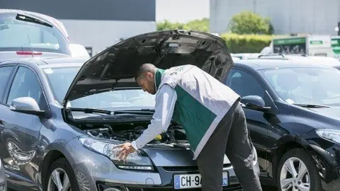 Revisi&oacute;n de coche de Dekra