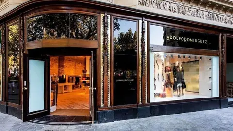 [Grupoeconomiacat] Fwd: Np: Adolfo Dom&iacute;nguez Reabre La Primera Flagship De Su Nuevo Modelo Comercial
