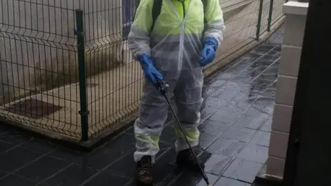 Trabajos de desinfecci&oacute;n en Suances