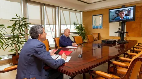 Videoconferencia del vicepresidente de Cantabria, Pablo Zuloaga, y el director general de Universidades, &Aacute;ngel Irabien, con  el ministro de Ciencia e Innovaci&oacute;n, Pedro Duque