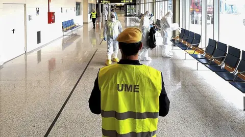 La UME en el aeropuerto de Santander