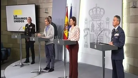 (I-D) El DAO de la Polic&iacute;a, Jos&eacute; &Aacute;ngel Gonz&aacute;lez; el DAO de la Guardia Civil, Laurentino Ce&ntilde;a; el director del Centro de Coordinaci&oacute;n de Alertas y Emergencias Sanitarias, Fernando Sim&oacute;n; y el general del Ej&eacute;rcito del Aire Miguel &Aacute;ngel Villarroya