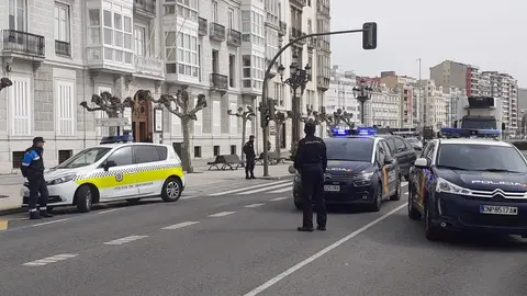 Dispositivo de control de las polic&iacute;as nacional y local en Santander