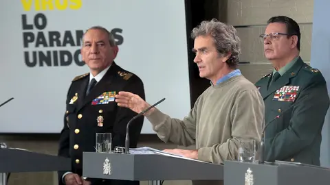 (I-D) El director adjunto operativo (DAO) de la Polic&iacute;a, Jos&eacute; &Aacute;ngel Gonz&aacute;lez, el teniente general, Laurentino Ce&ntilde;a, y el director del Centro de Coordinaci&oacute;n de Alertas y Emergencias Sanitarias del Ministerio de Sanidad, Fernando Sim&oacute;n. 19 de marzo de 2020