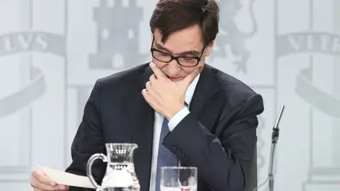 El ministro de Sanidad, Salvador Illa, durante la rueda de prensa ante los medios para informar sobre el coronavirus, en La Moncloa, Madrid (Espa&ntilde;a), a 10 de marzo de 2020.