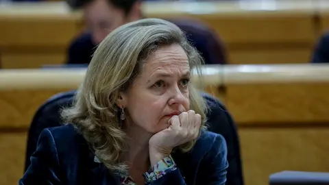 La vicepresidenta tercera y ministra de Asuntos Econ&oacute;micos y Transformaci&oacute;n Digital, Nadia Calvi&ntilde;o, durante la sesi&oacute;n de control al Gobierno en el Senado, en Madrid (Espa&ntilde;a) a 3 de marzo de 2020.