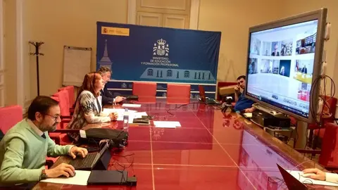 La secretaria general de Formaci&oacute;n Profesional, Clara Sanz, durante la reuni&oacute;n telem&aacute;tica de la Comisi&oacute;n de Formaci&oacute;n Profesional, en el Ministerio de Educaci&oacute;n.