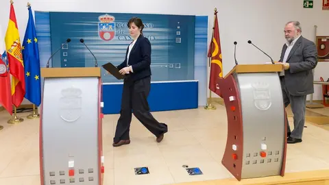 La directora general de Salud P&uacute;blica de Cantabria, Paloma Navas, y el de Pol&iacute;ticas Sociales, Julio Soto