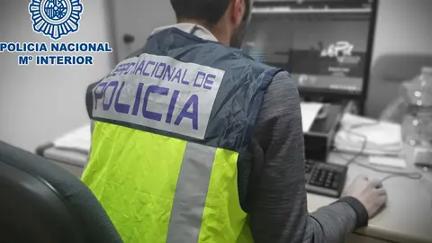 Detenido en Huesca un joven por estafar a trav&eacute;s de la venta de objetos de segunda mano por Internet.
