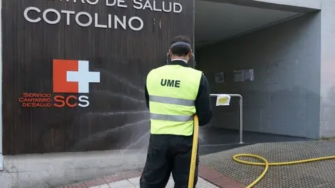 Efectivos de la UME en Castro Urdiales