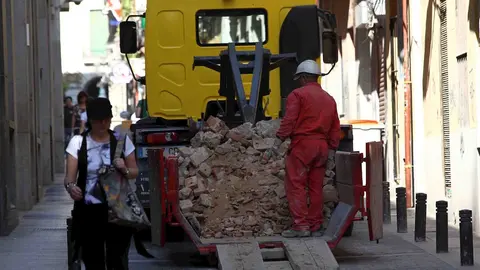Obras en la calle, construcci&oacute;n, obreros, operario trabajando
