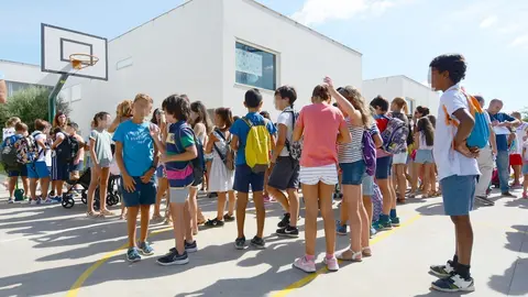Escolares de la localidad sevillana de Tomares, el a&ntilde;o pasado al comenzar el curso.