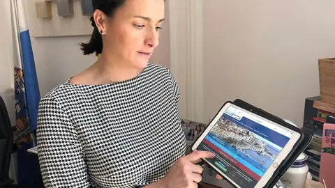 La alcaldesa de Santander, Gema Igual, con la plataforma 'Santanderencasa'