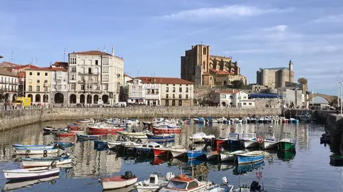 castro-urdiales-c-chema-corona-tu-gran-viaje