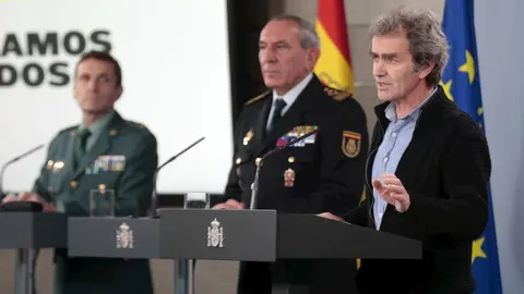 El jefe del Estado Mayor de la Guardia Civil, Jos&eacute; Manuel Santiago Mar&iacute;n, el director adjunto operativo (DAO) de la Polic&iacute;a, Jos&eacute; &Aacute;ngel Gonz&aacute;lez, y el director del Centro de Coordinaci&oacute;n de Alertas y Emergencias Sanitarias del Ministerio, Fernando Sim&oacute;n