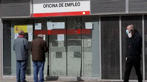 Oficina de empleo durante el primer d&iacute;a del estado de alarma