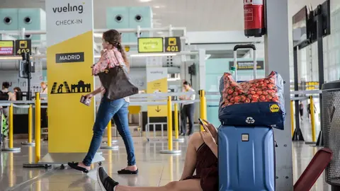 Puesto de Check-in de Vueling en el Aeropuerto Barcelona-El Prat