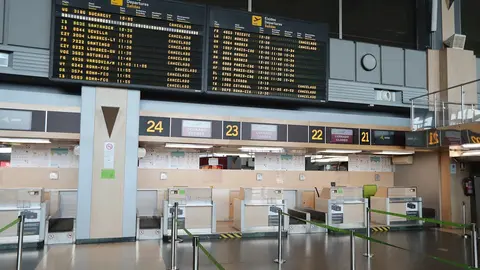 Aeropuerto de Valencia vac&iacute;o durante el cuarto d&iacute;a del estado de alarma por coronavirus, en Valencia/Comunidad Valenciana (Espa&ntilde;a) a 19 de marzo de 2020.
