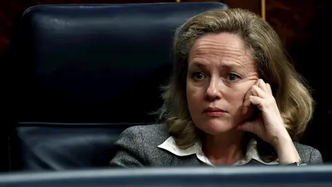 La ministra de Asuntos Econ&oacute;micos y Transformaci&oacute;n Digital, Nadia Calvi&ntilde;o, durante el pleno celebrado este jueves en el Congreso