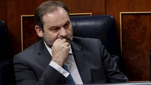 El ministro de Transporte y Movilidad, Jos&eacute; Luis &Aacute;balos, durante el pleno celebrado el pasado jueves en el Congreso para aprobar una nueva pr&oacute;rroga del estado de alarma