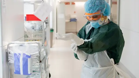 Atenci&oacute;n a los casos con el Covid-19 en el Hospital Cl&iacute;nic. UCI de atenci&oacute;n a los pacientes con coronavirus.