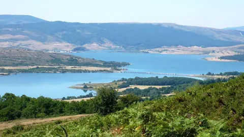Pantano del Ebro