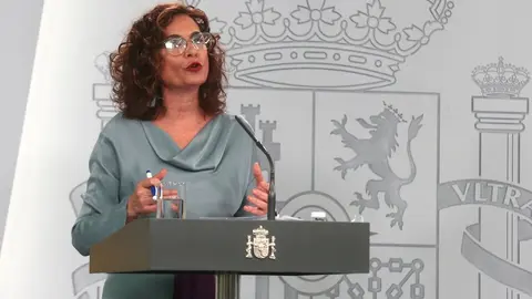 La ministra de Hacienda y portavoz del Gobierno, Mar&iacute;a Jes&uacute;s Montero, en rueda de prensa