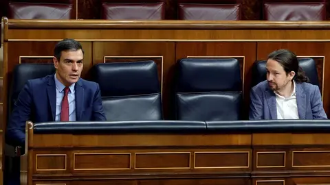 El presidente del Gobierno, Pedro S&aacute;nchez (i), y el vicepresidente segundo, Pablo Iglesias (d)