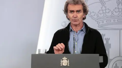 El director del Centro de Coordinaci&oacute;n de Alertas y Emergencias Sanitarias del Ministerio, Fernando Sim&oacute;n, interviene en la rueda de prensa.