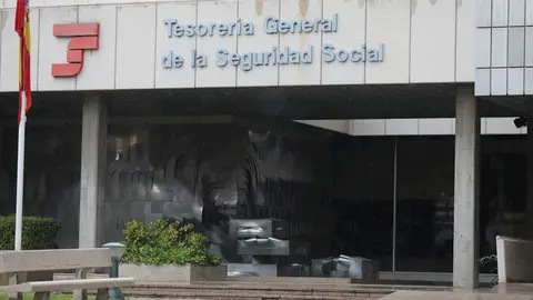 Entrada a una oficina de la Tesorer&iacute;a General de la Seguridad Social
