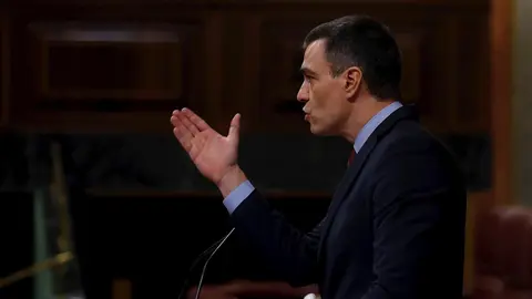 El presidente del Gobierno, Pedro S&aacute;nchez, en el pleno en el Congreso para exponer los resultados de los &uacute;ltimos consejos europeos y los motivos por los que solicita una nueva pr&oacute;rroga del estado de alarma. En Madrid, (Espa&ntilde;a), a 22 de abril de 2020.