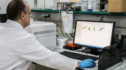 Investigador de la Universidad de C&aacute;diz en un proyecto de test r&aacute;pido para detectar el Covid-19.