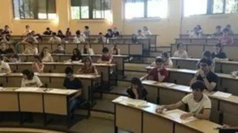 Alumnos en las pruebas EBAU